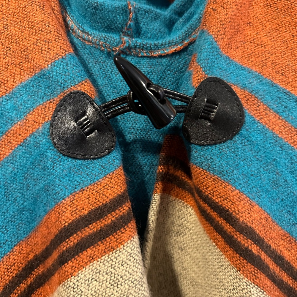 “Ancestral Spirits” Hooded Fashion Wrap by Kewa Pueblo Artist Robert Tenorio - Picture 6 of 7